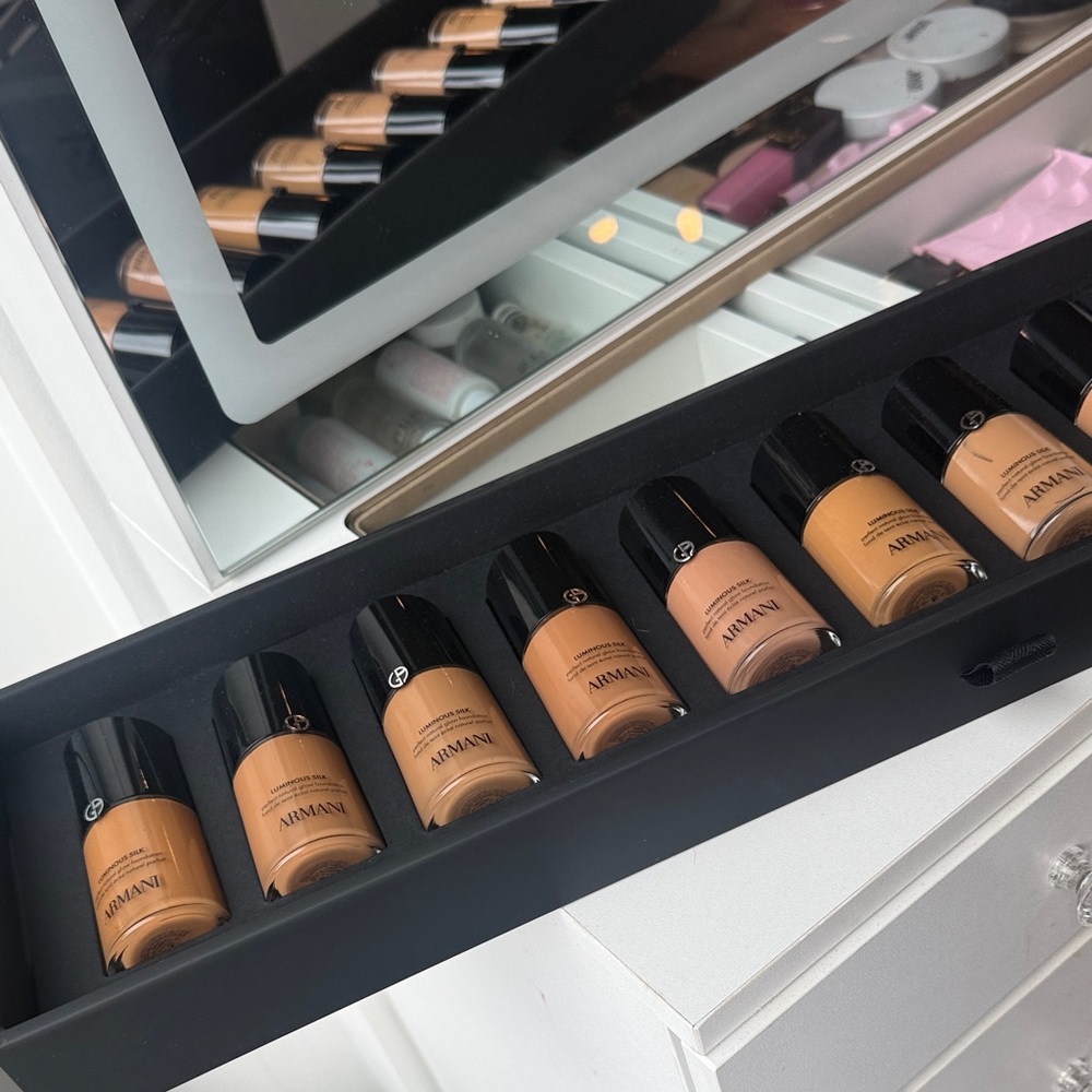 Armani Luminous Silk Foundation